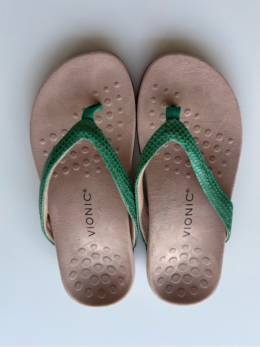 Vionic Green Snakeskin Print Thong Sandals. Comfort Footbed . Womens Size 8